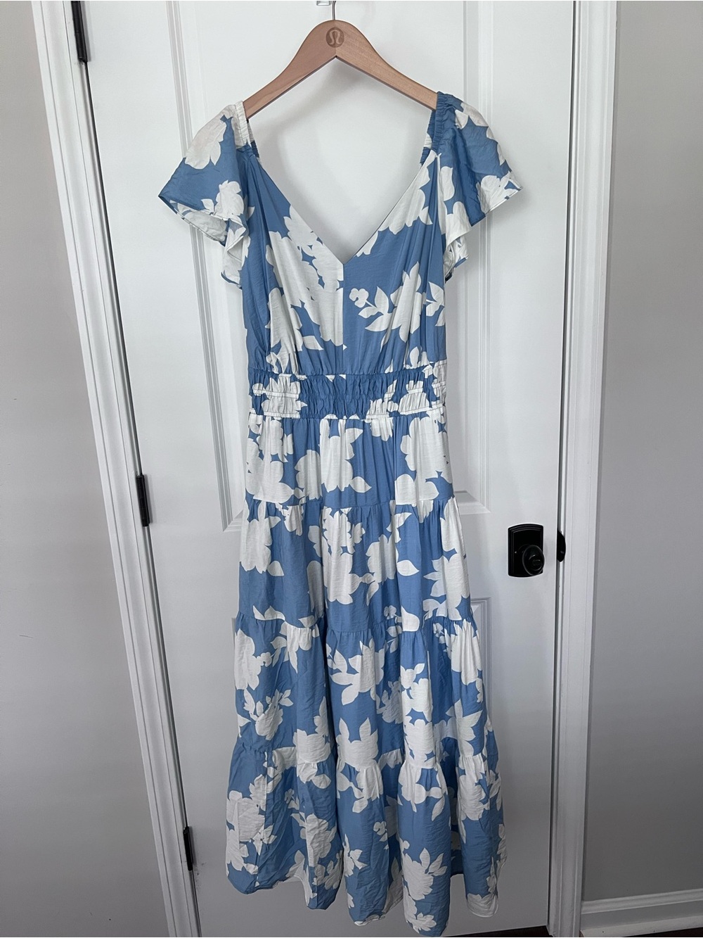 NWT Rachel Zoe Blue Floral Tiered Flutter Sleeve Maxi Dress Size Medium